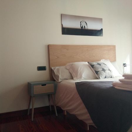 Apartamento Completo Con Parking Privado Y Wifi En San Roque Vigo Exteriör bild