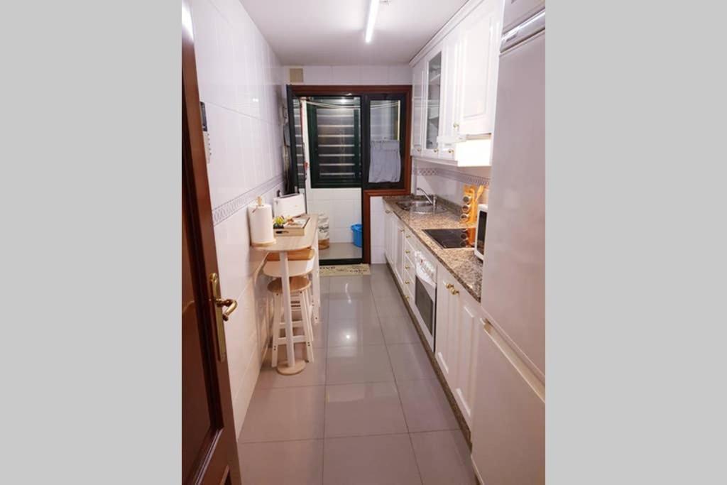 Apartamento Completo Con Parking Privado Y Wifi En San Roque Vigo Exteriör bild