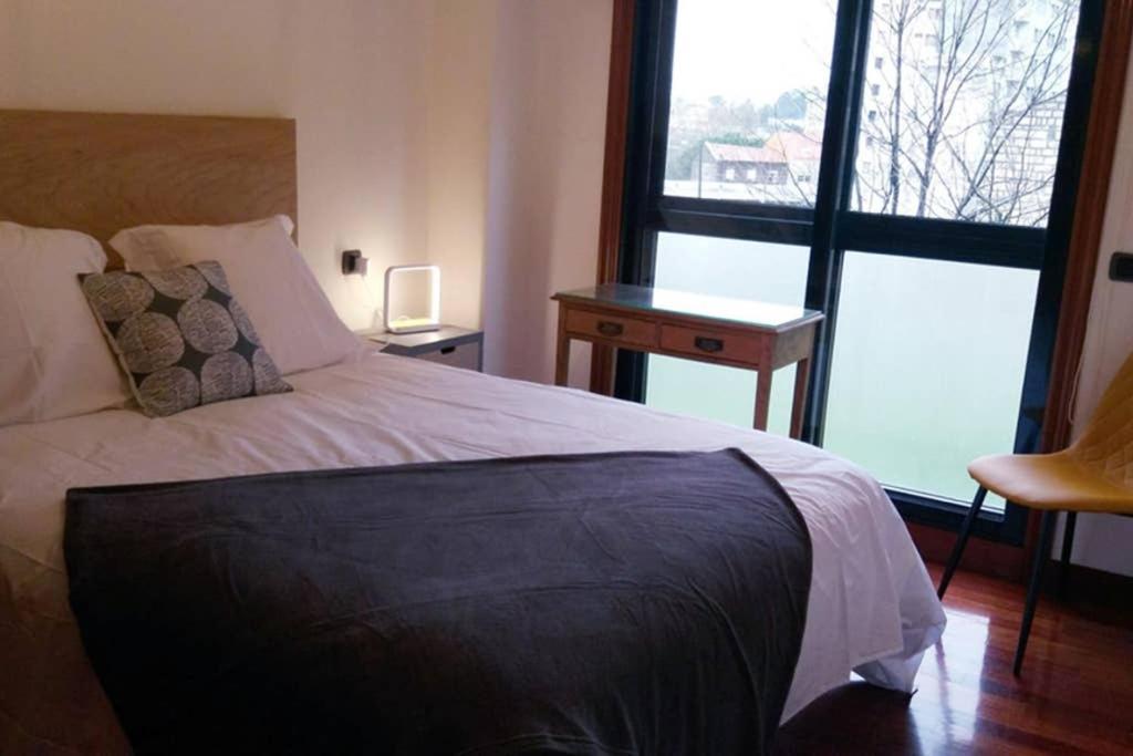 Apartamento Completo Con Parking Privado Y Wifi En San Roque Vigo Exteriör bild